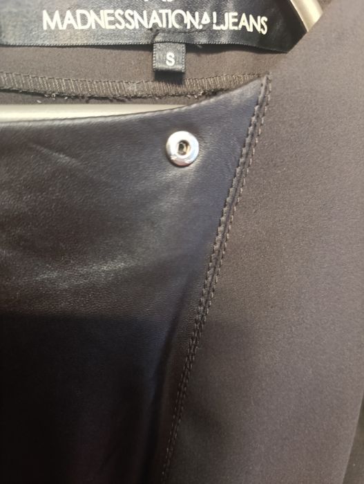 Платье резинка с кожаными вставками