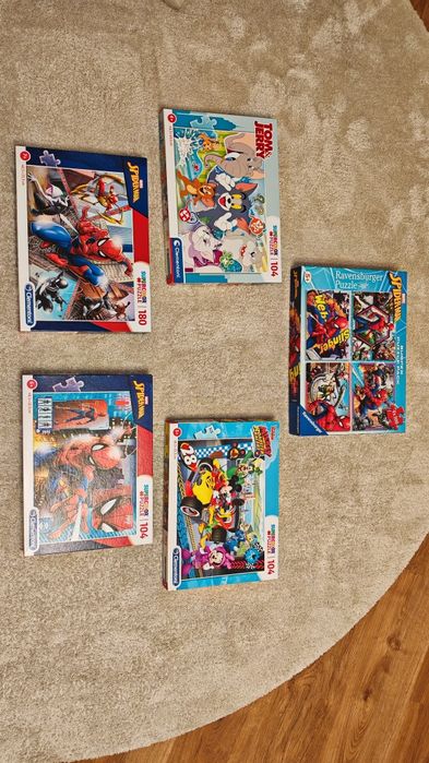 Vendo diversos Puzzles