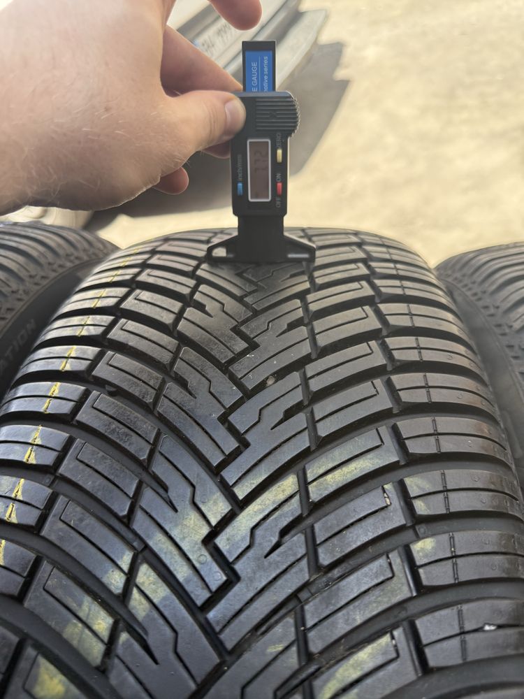 Шины БУ 235 55 R 19 Pirelli Scorpion all season SF2 комплект всесезон