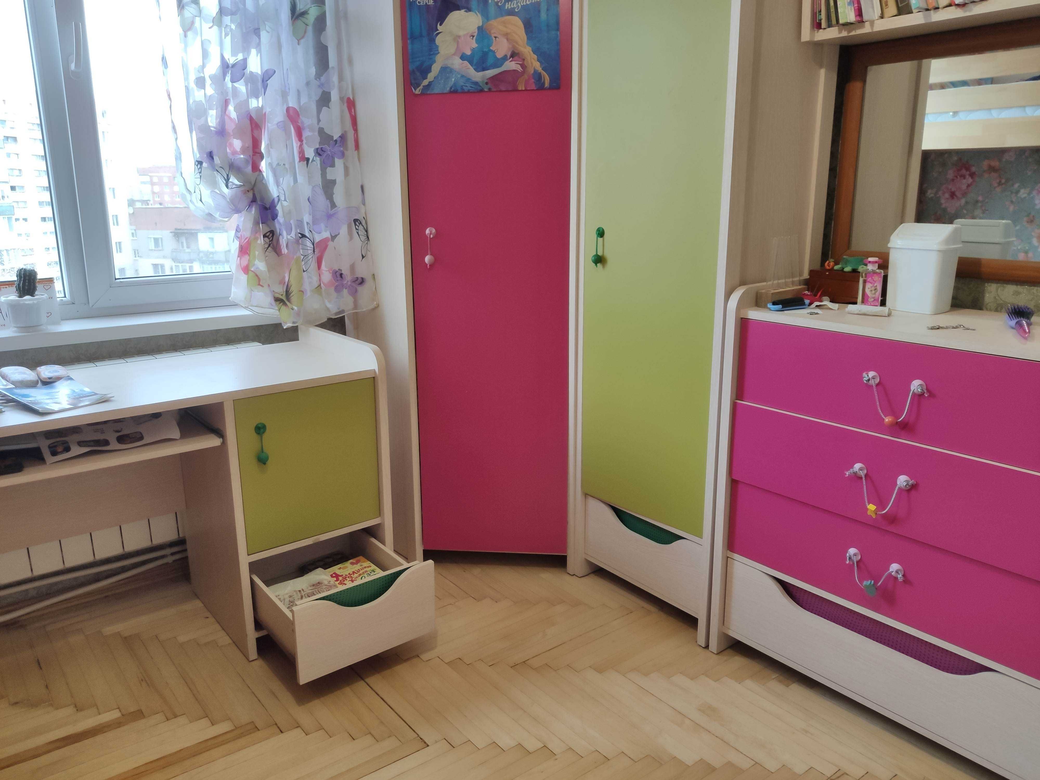 Польський комплект меблів для дівчинки BRW