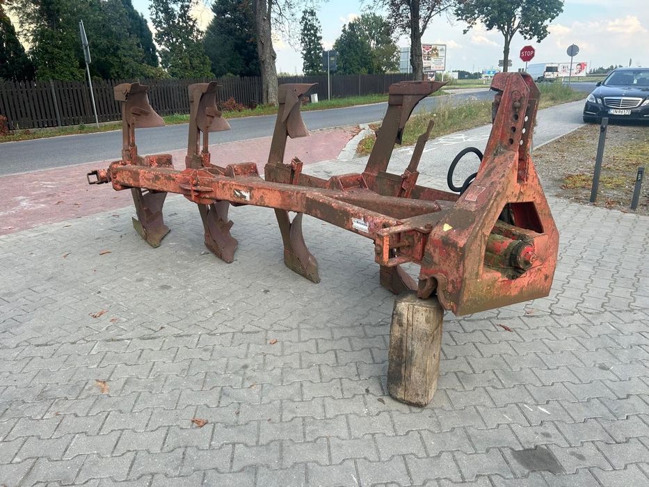 Gregoire Besson  4 Skibowy Pług obrotowy używany