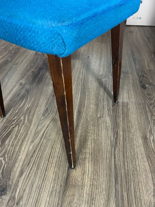 Krzeslo tapicerowane PRL Muszelka