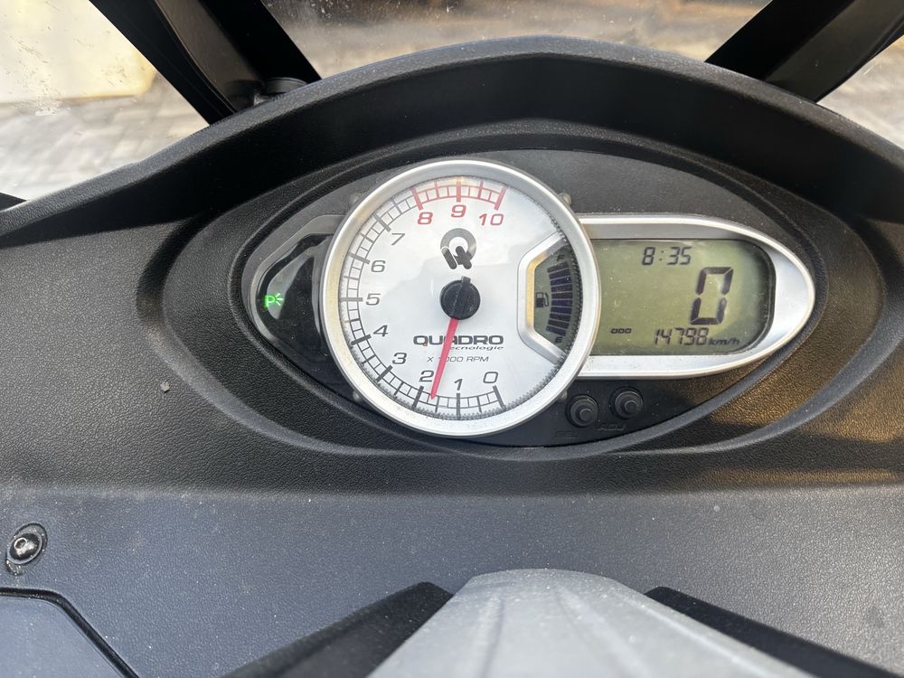 Quadro 350 Skuter na kat. B, MP3 Piaggio