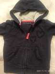 Granatowa bluza z kapturem