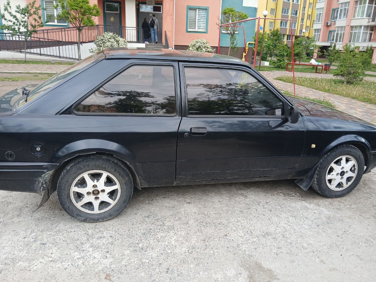 Продам форд ескорд 1.6