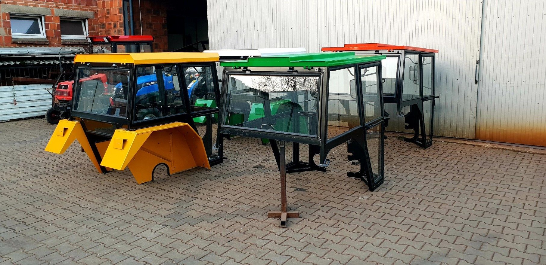 Kabina C360 Kabina ciągnikowa c360 c330 maska c360 Kabina c330