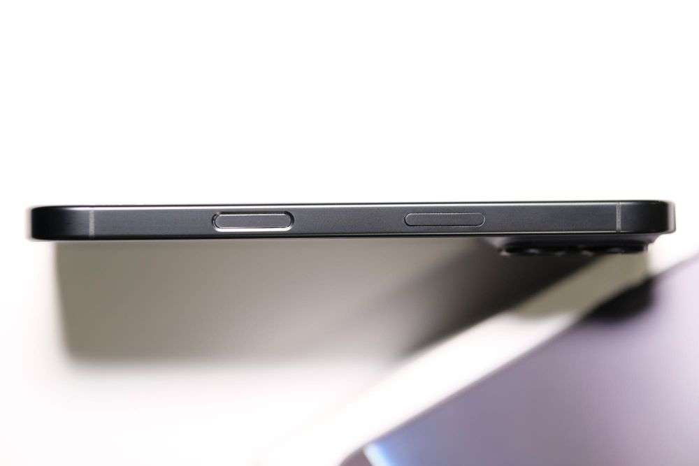 iPhone 16 Pro 128GB - Preto Titanium