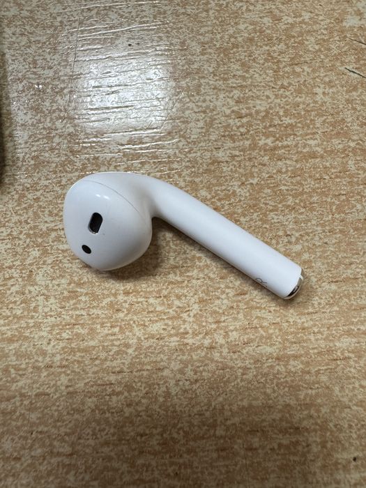 Apple AirPods 2 кейс, правый наушник