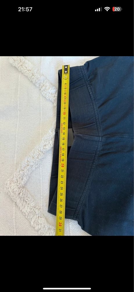 Czarne legginsy adidas z dużym napisem
