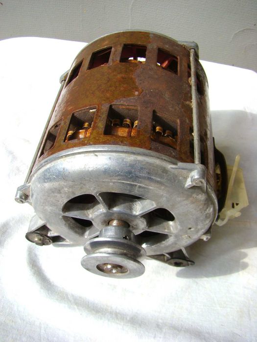 Електродвигун Асинхронний електричний двигун 320 об/хв. та 2800 об/хв.