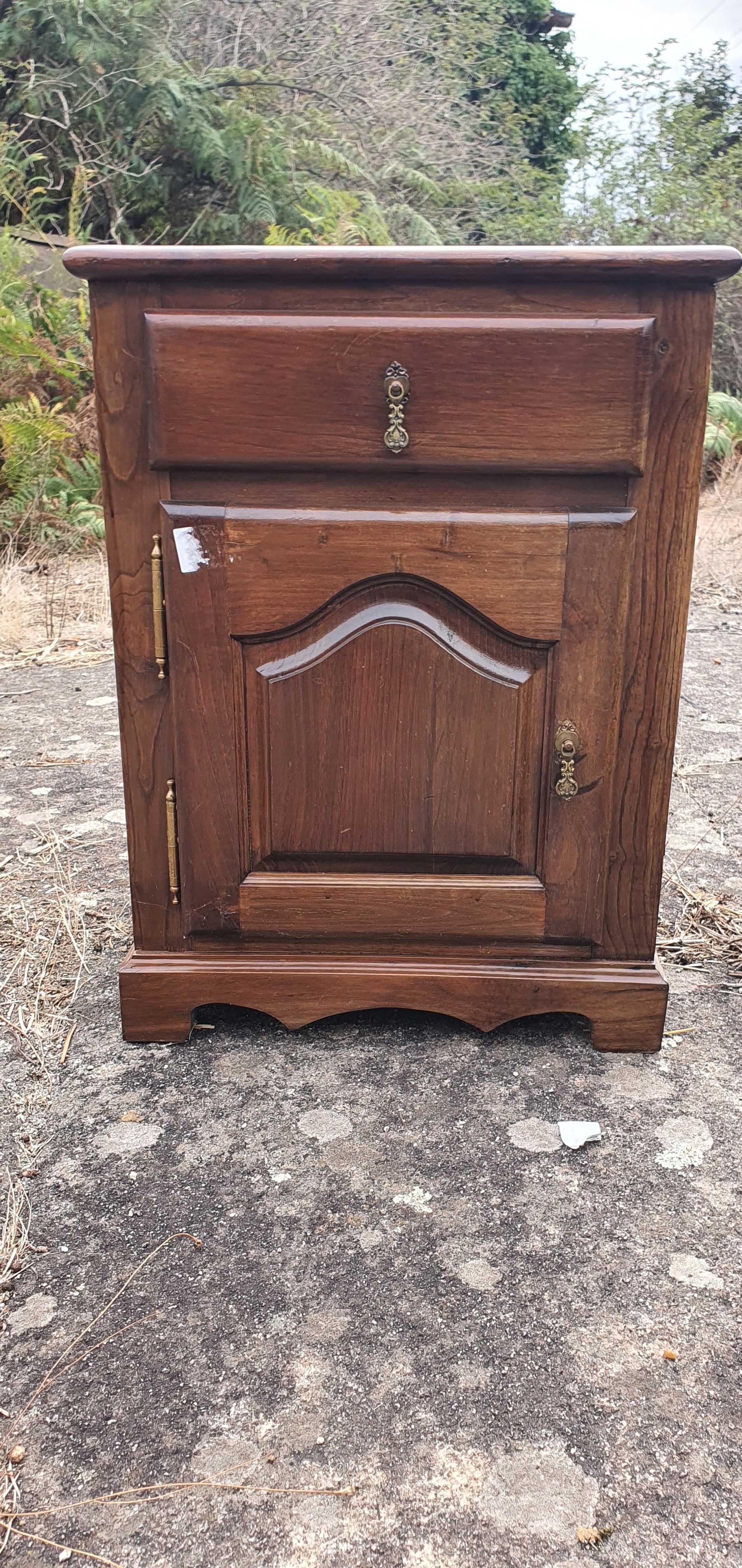 masinhas com porta e gaveta