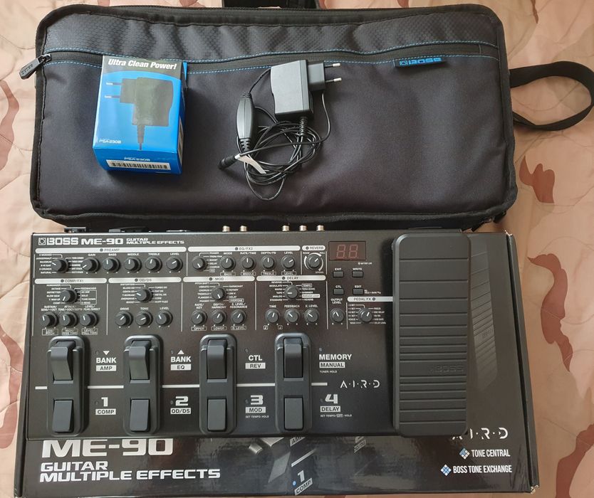 Pedaleira para Guitarra Boss ME-90 + Acessórios