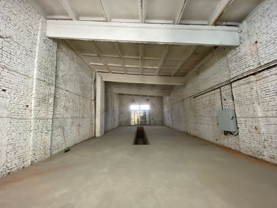 Автосервіс,станція обслуговування вантажних автомобілів