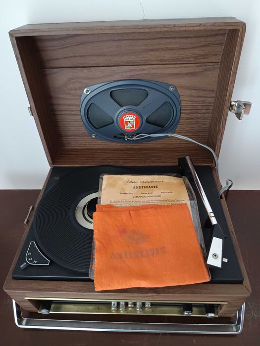 Gira disco e rádio de mala