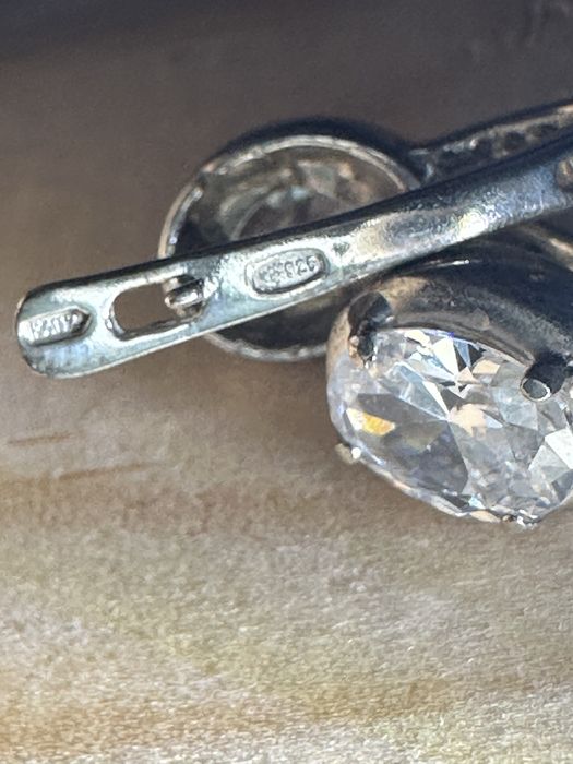 Срібні сережки з фіанітом.