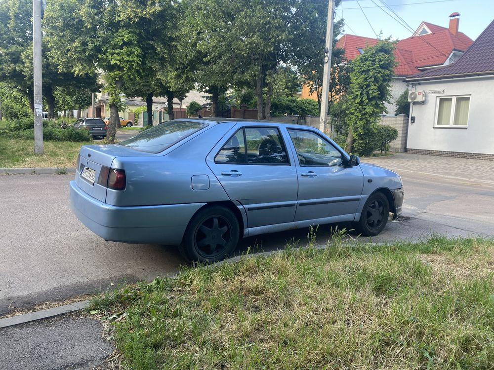 Продам власну машину чери амулет