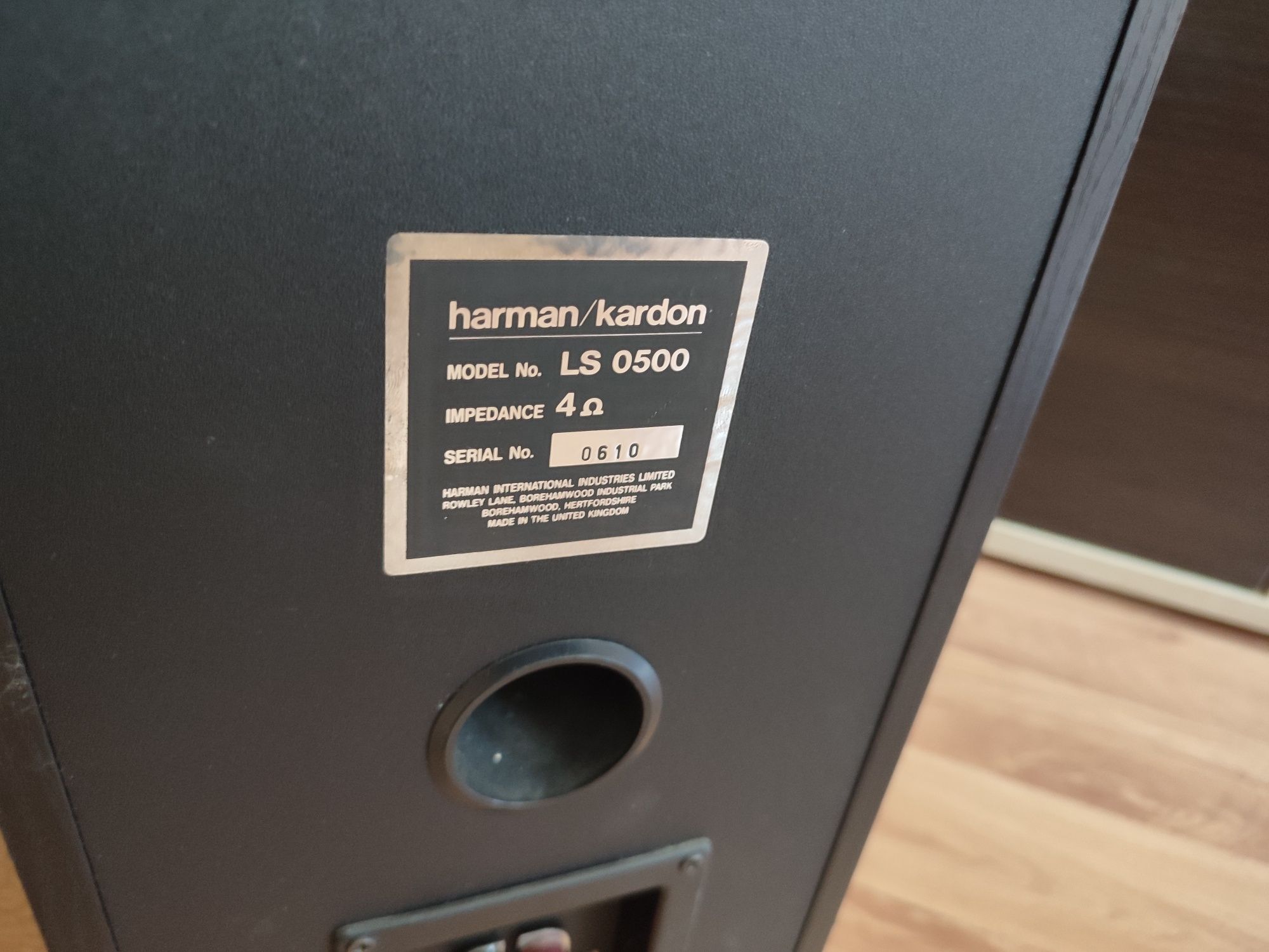 Phonar, Harman Kardon, Synthese, Floating-kolumny premium