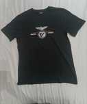 T-shirt Preta do Benfica