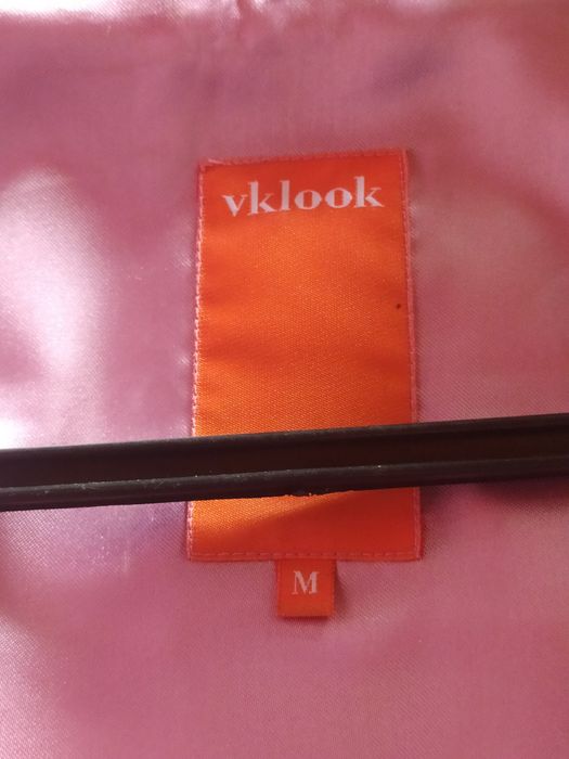 Blusão em pele genuína.