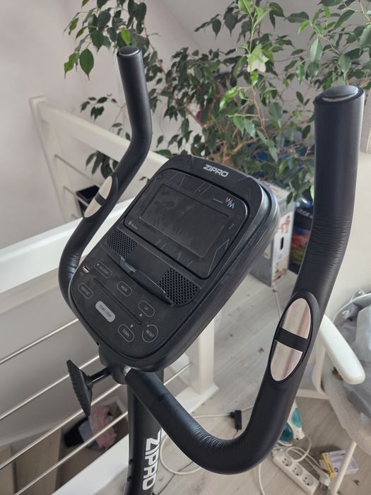 Rower stacjonarny magnetyczny Zipro Flame WM jak nowy