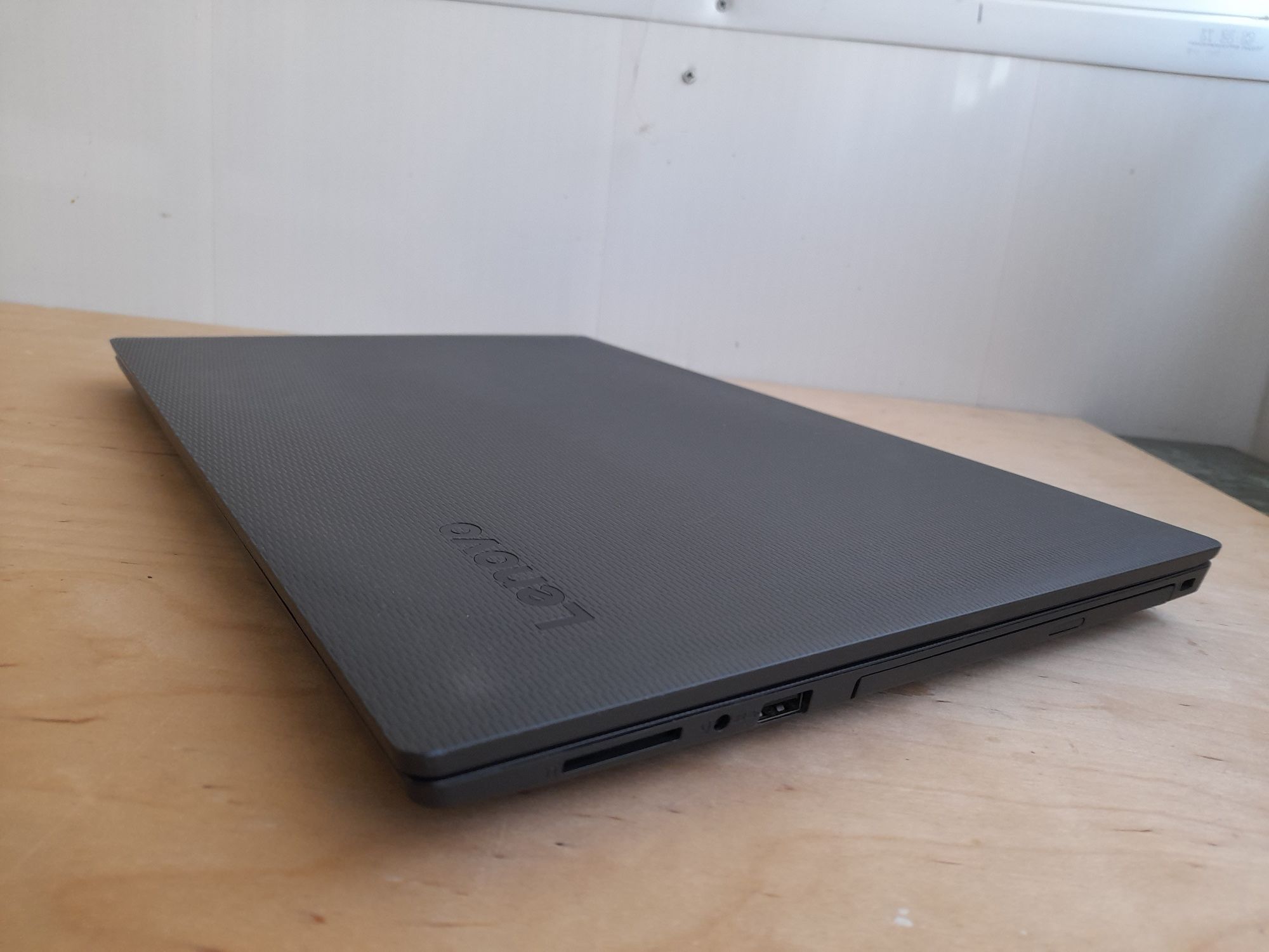 Ноутбук Lenovo V130-15IKB . LAPTOP-NPG 61E01