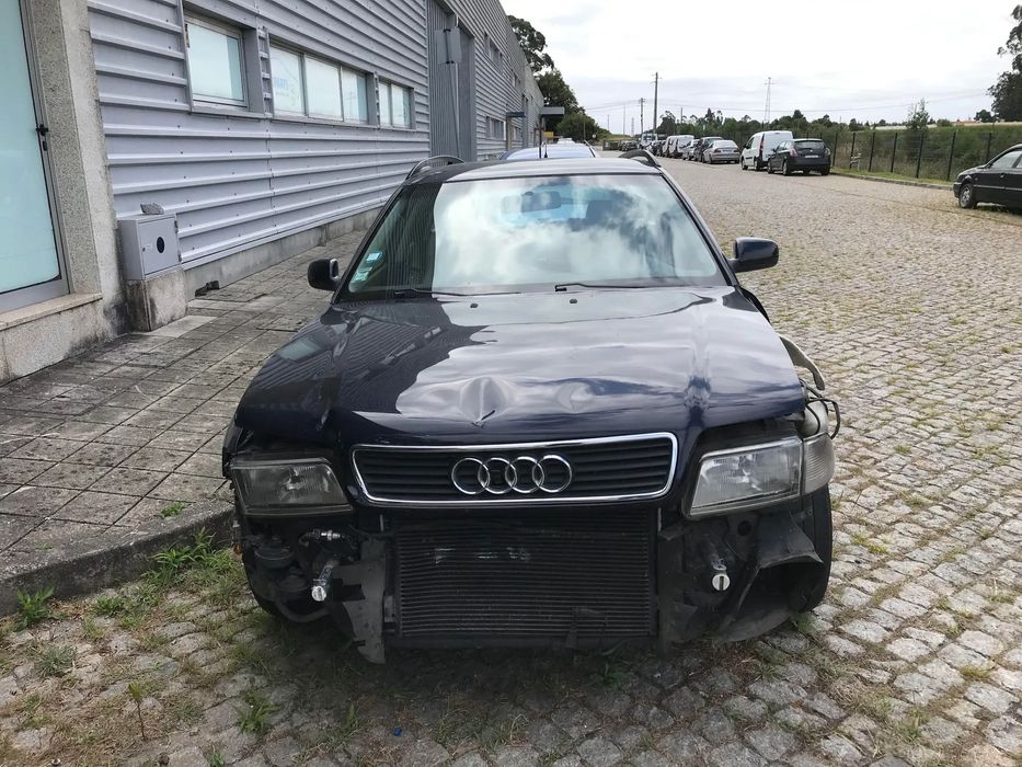 Audi A4 1.9 TDI 110cv Avant 1998 - Para Peças