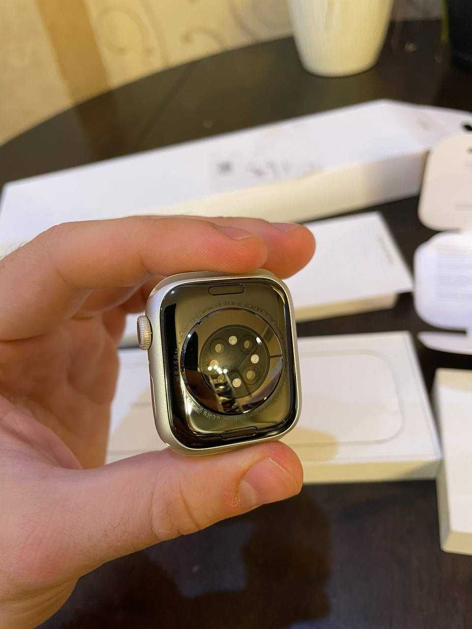 Apple Watch 8 41 MM Starlight Aluminum Case Starlight S. Band GPS