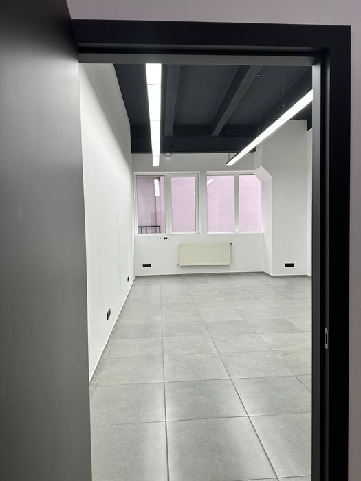 Сдам современный офис 27 кв.м., центр, пл.Шевченко, без доп платежей!