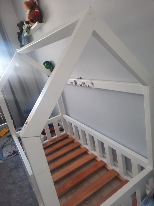 Łóżko domek z materacem
