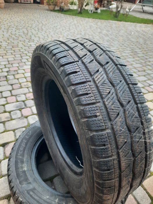 225 × 65 r16c Hankook