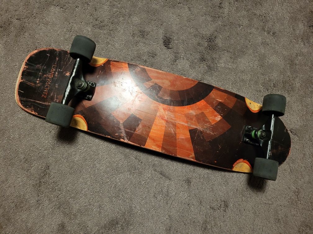 Longboard Landyachtz Rally Cat cruiser deskorolka
Rally Cat Cruiser Bo