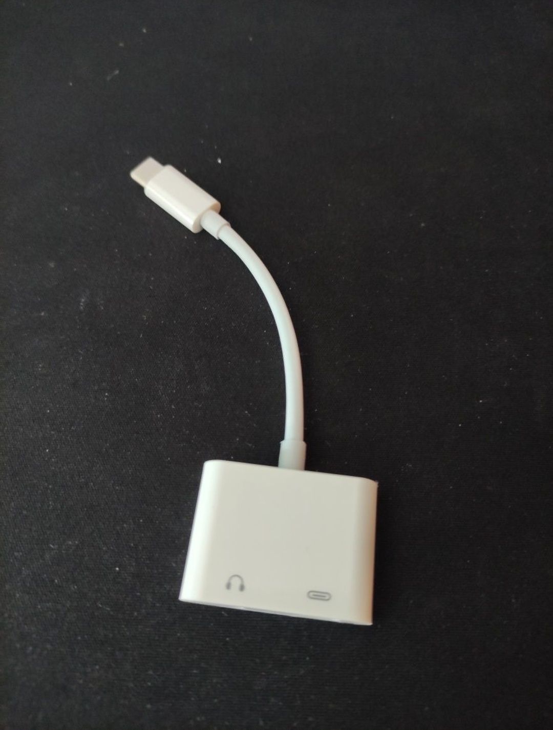 Adaptador USB c para audio jack e USB c