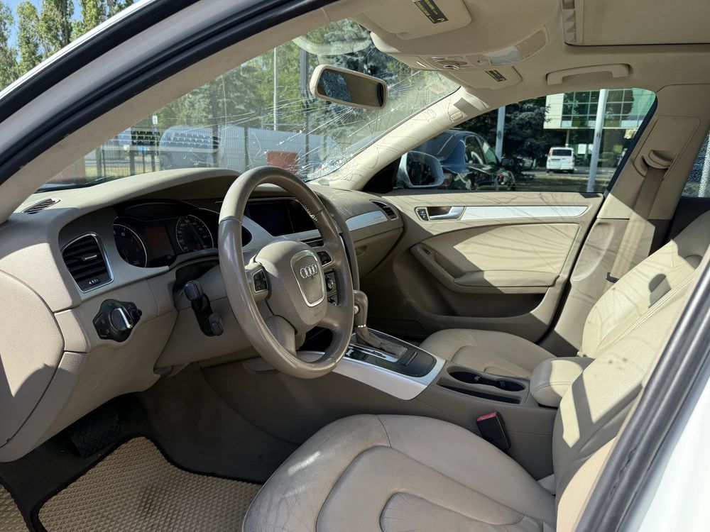 Audi A4 2009 атомобиль после прилета