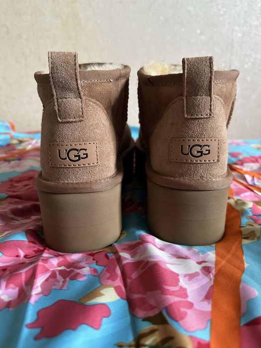UGG натуральные замшевые с овчиной
