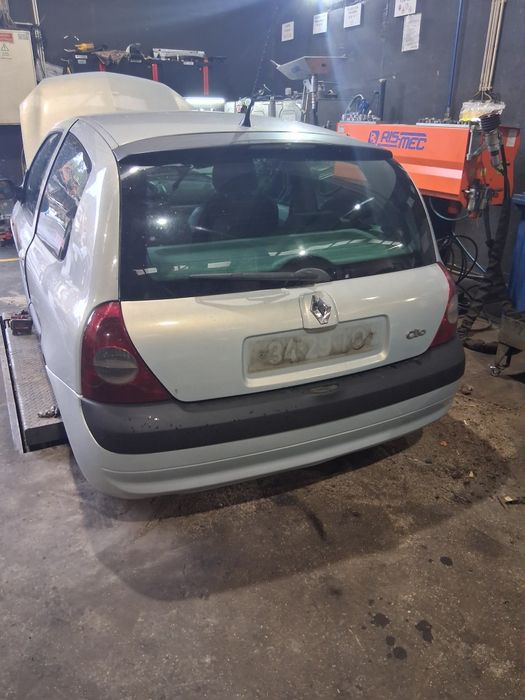 Renault clio para peças