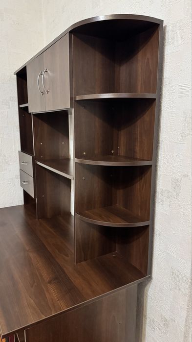 Стіл компʼютерний письмовий