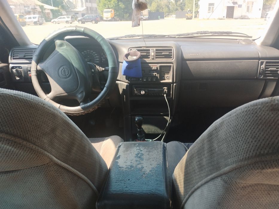 Пролам машину Опель вектор а 95 року