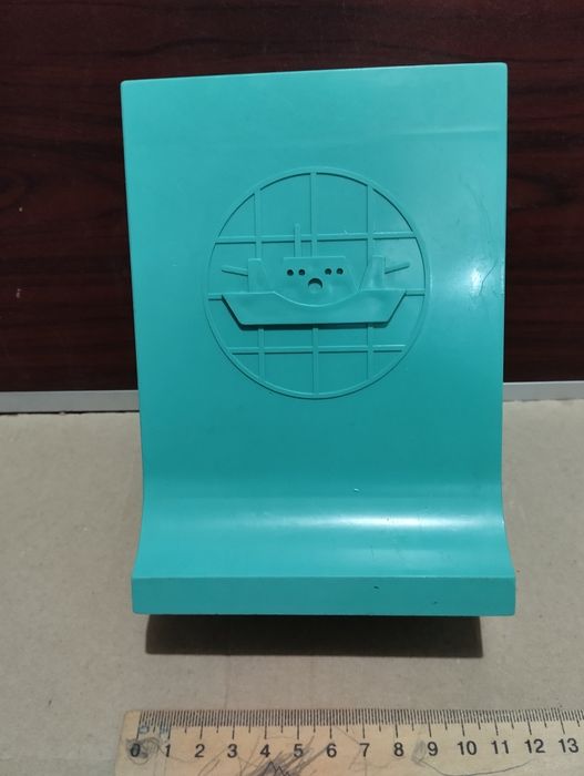 Детская настольная игра. Морской бой. Времён СССР. Состояние хорошее.