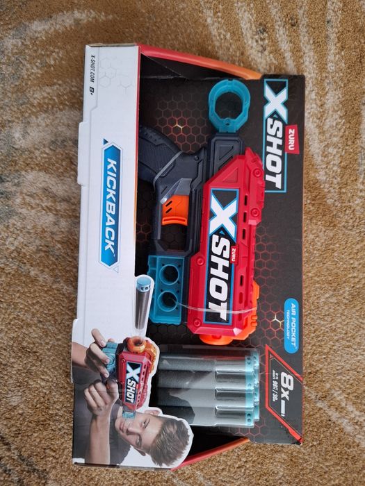 Wyrzutnia  Xshot Zuru Nowa 8 strzałek