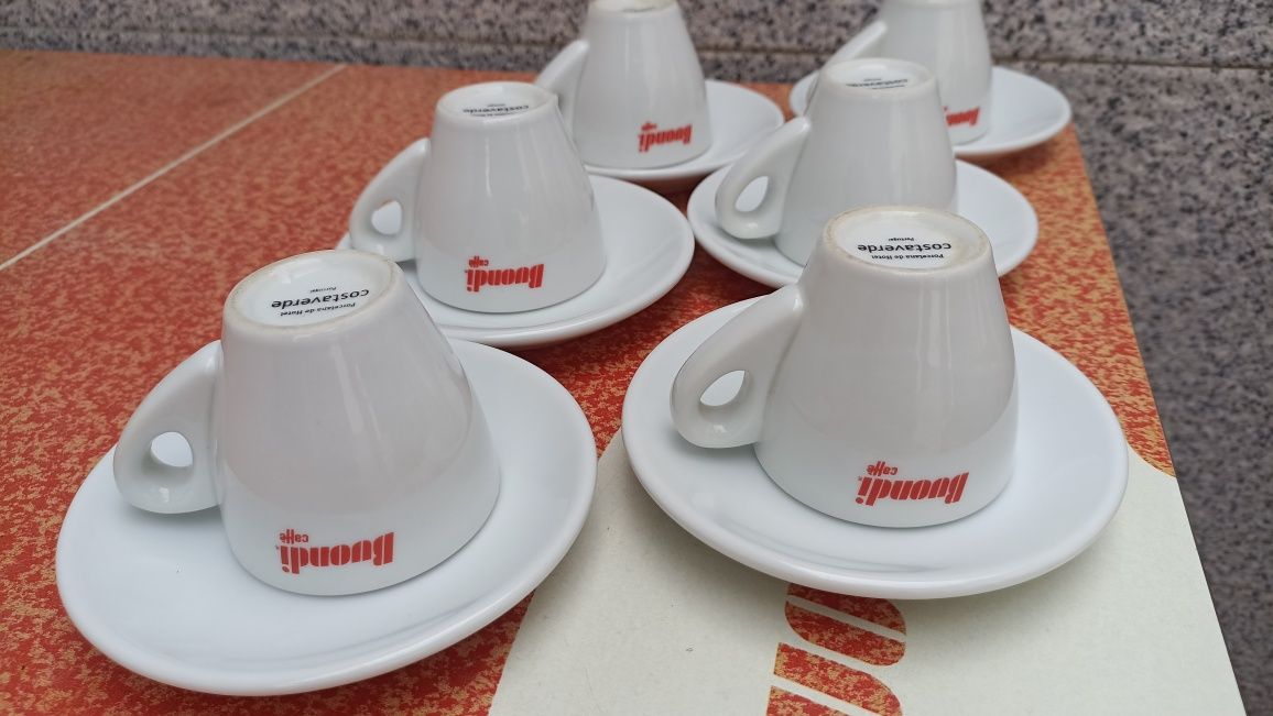 Chávenas Buondi de café novas