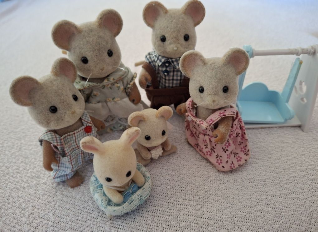 Figurki sylvanian families myszki + baby króliczek i huśtawka
