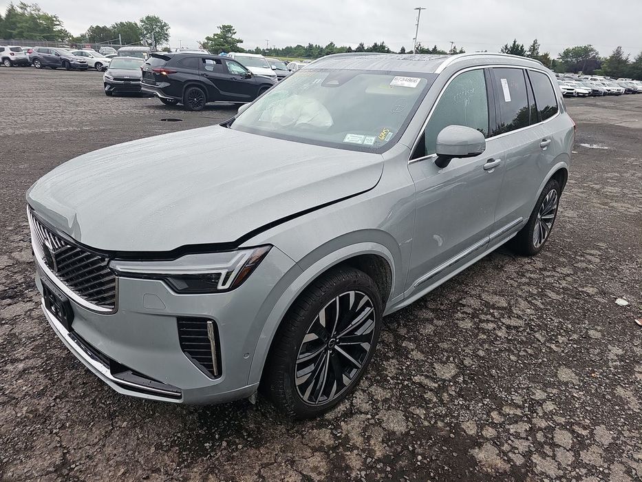 Volvo XC 90 VOLVO XC90 - 2025 rok w transporcie