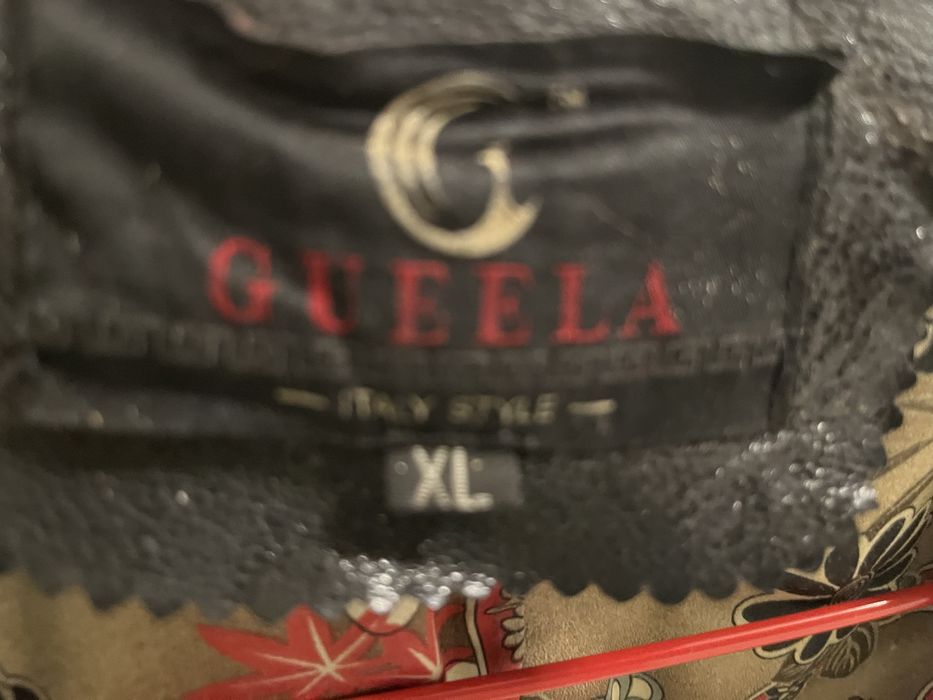 Продаю жіночу шкіряну лакову курточку!