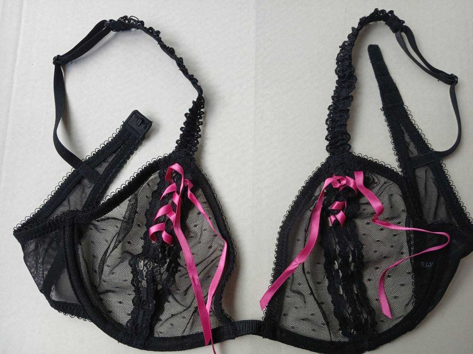 Відвертий бюстгальтер ліф із прорізями Ann Summers eur 36-38 р-р 42-44