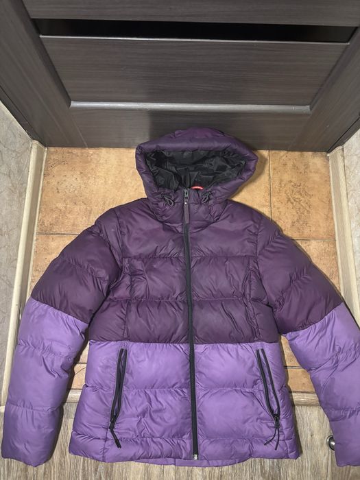 Продам пуховик helly hansen