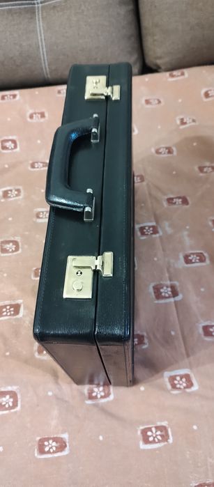 Дипломат, шкіряний, тривожна валізка для документів