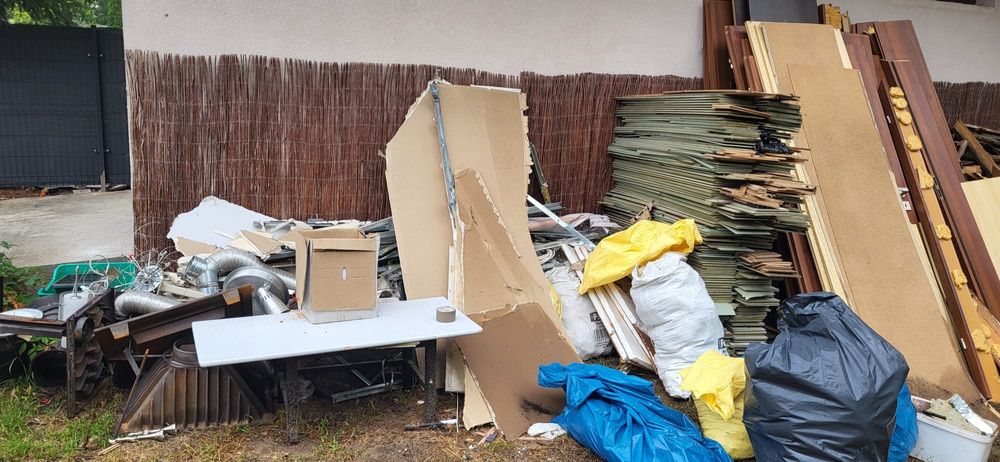 Wywóz odpadów budowlanych  usługi:

wywóz gruzu i odpadów budowlanych,