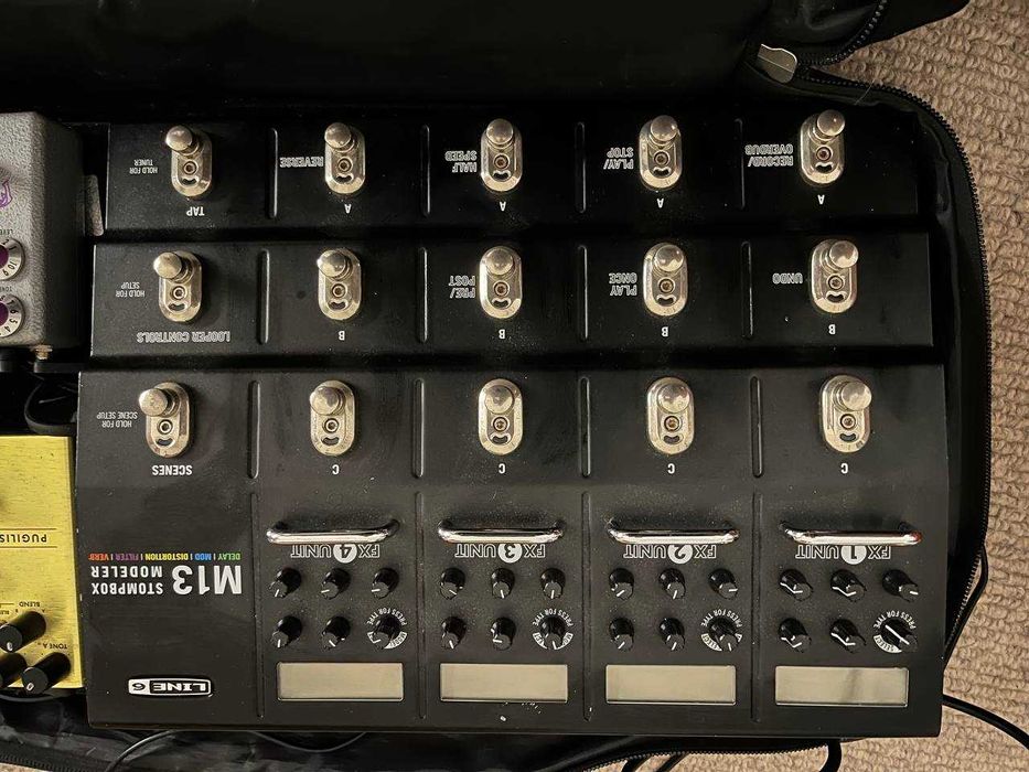 Vários pedais em excelente estado(Line 6, Boss, Fender, EHX, Mooer..)