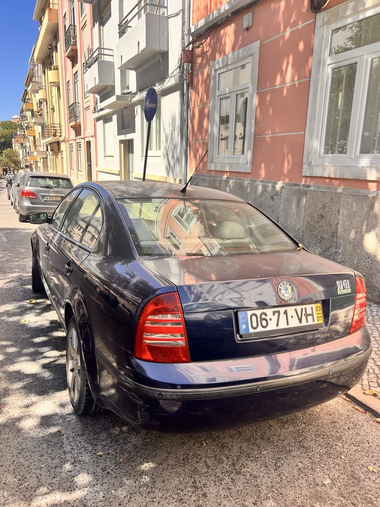 Skoda superb 2003 com apenas 160 mil km