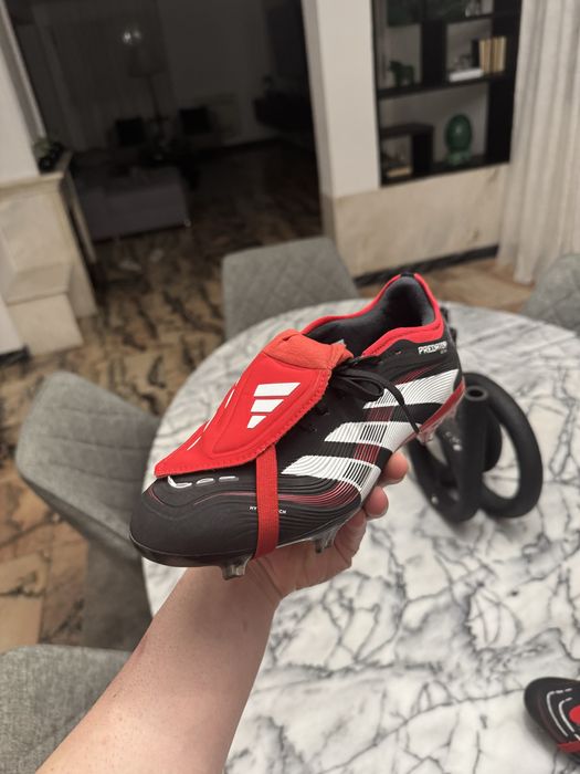 Botas de Futebol com Língua Dobrada BWR Predator Pro – Piso firme